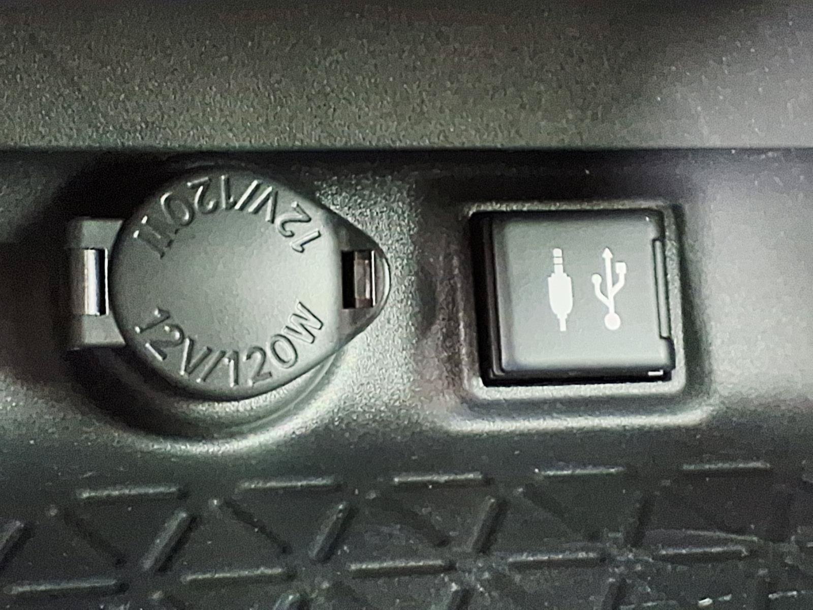 Used 2019 Toyota RAV4 XLE FWD image 23