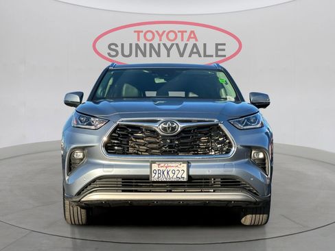 Used 2022 Toyota Highlander Platinum image 12