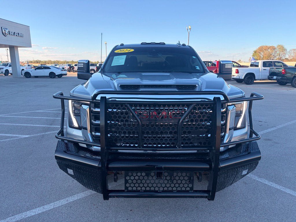 Used 2024 GMC Sierra 3500 SLT w/ SLT Convenience Package AWD/4WD image 8