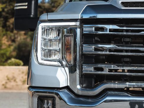 Used 2023 GMC Sierra 2500 SLE w/ SLE Convenience Package image 8