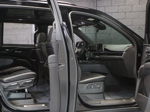 Used 2024 Cadillac Escalade Sport w/ LPO, ONYX Package AWD/4WD image 29