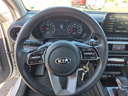 Used 2019 Kia Forte LXS FWD image 9
