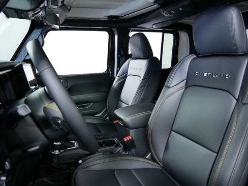 Used 2024 Jeep Gladiator Sport w/ Premium Package image 32