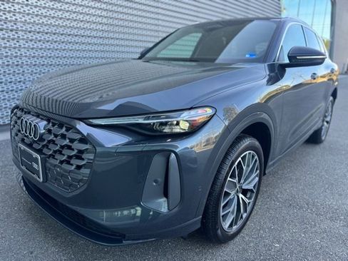 Certified 2025 Audi Q5 Premium Plus image 1