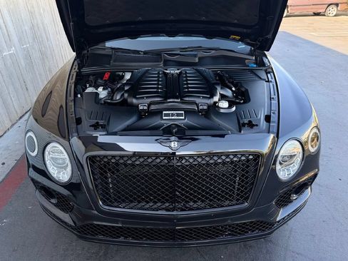 Used 2017 Bentley Bentayga AWD/4WD image 21