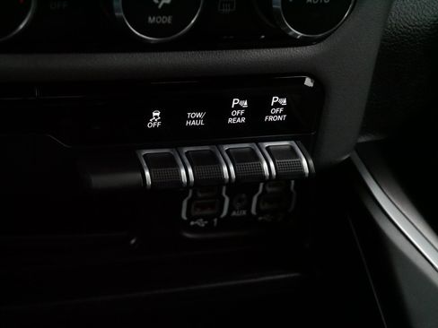 Used 2022 RAM 1500 Big Horn AWD/4WD image 24