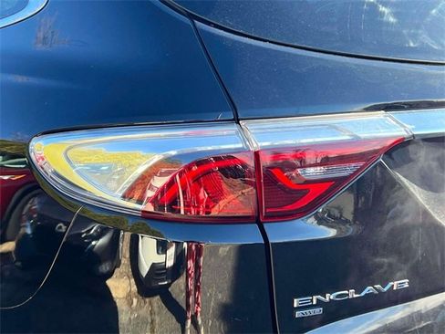 Used 2024 Buick Enclave Premium image 10