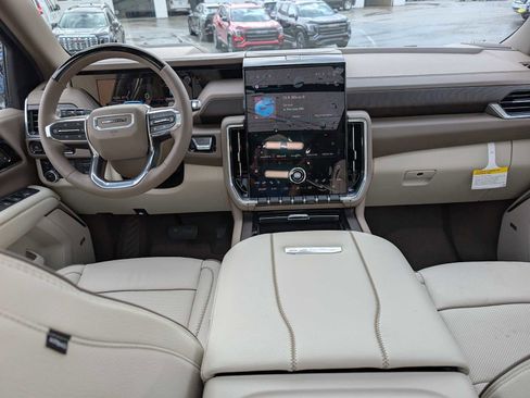 New 2026 GMC Yukon XL Denali w/ Denali Reserve Package image 13