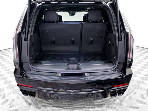 Certified 2025 Cadillac Escalade V w/ LPO, ONYX Package AWD/4WD image 37