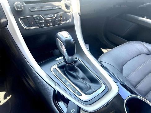 Used 2016 Ford Fusion SE w/ Equipment Group 202A image 24