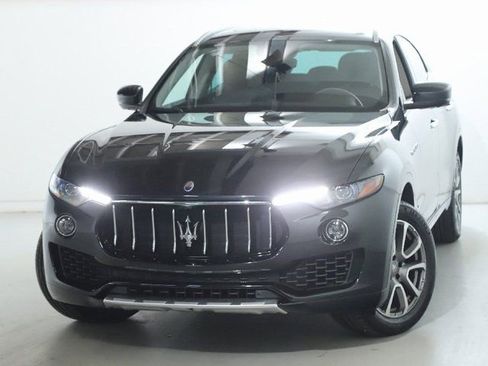 Used 2018 Maserati Levante S GranLusso image 3