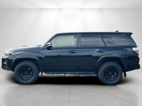 Used 2021 Toyota 4Runner TRD Off-Road Premium w/ Moonroof Package AWD/4WD image 6