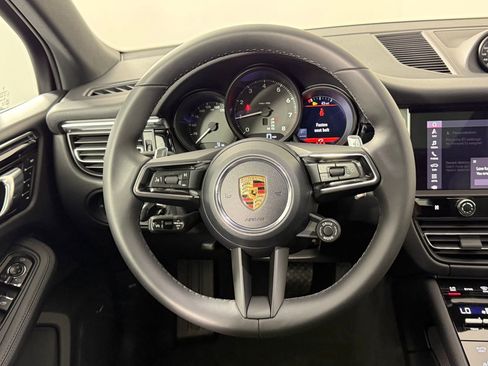 New 2026 Porsche Macan image 18
