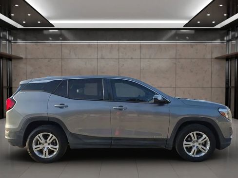 Used 2018 GMC Terrain SLE image 8