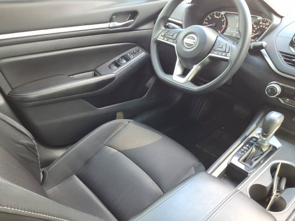 Used 2022 Nissan Altima 2.5 SV FWD image 9