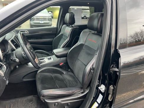 Used 2017 Jeep Grand Cherokee Trailhawk w/ Trailhawk Luxury Group image 18