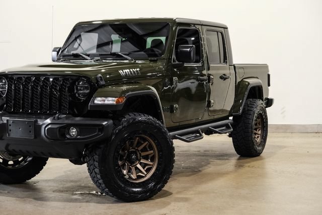Used 2023 Jeep Gladiator Sport AWD/4WD image 18