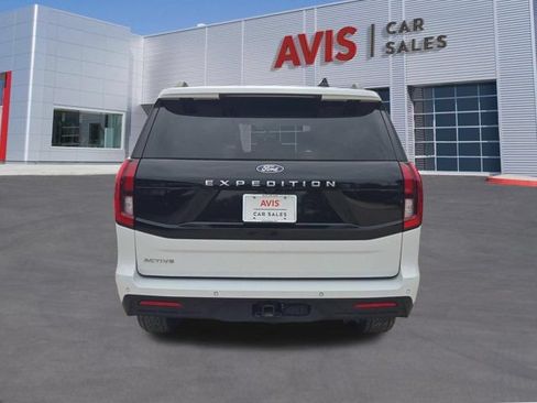 Used 2025 Ford Expedition Active AWD/4WD image 9