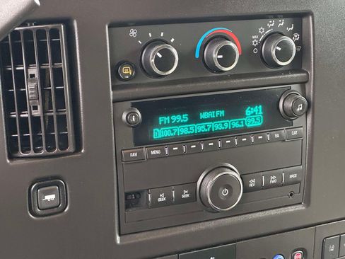 Used 2024 Chevrolet Express 3500 LT w/ LT Preferred Equipment Group RWD image 22