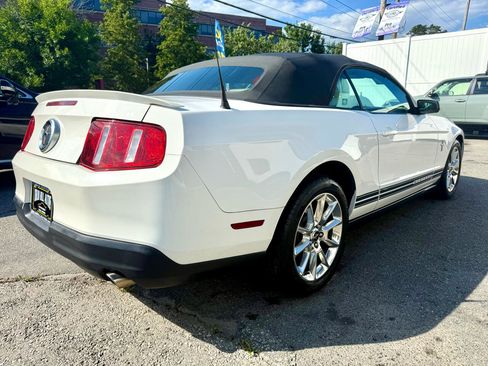 Used 2010 Ford Mustang Convertible image 5