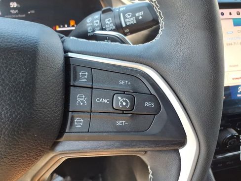 Used 2023 Jeep Grand Cherokee Limited AWD/4WD image 21