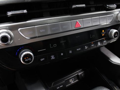 Used 2024 Kia Telluride LX FWD image 29