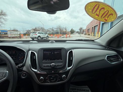 Used 2020 Chevrolet Equinox LS w/ LS Convenience Package FWD image 18