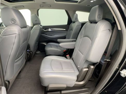 Used 2018 Buick Enclave Essence image 15