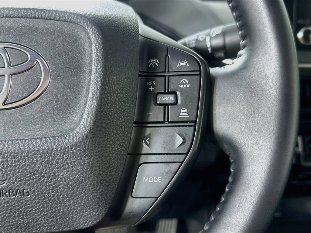 Used 2025 Toyota Prius LE FWD image 23
