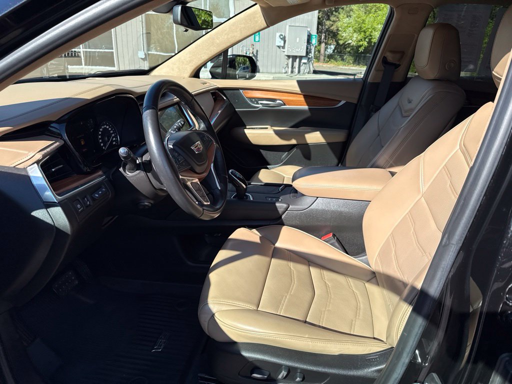 Used 2019 Cadillac XT5 Platinum w/ Trailering Package AWD/4WD image 15