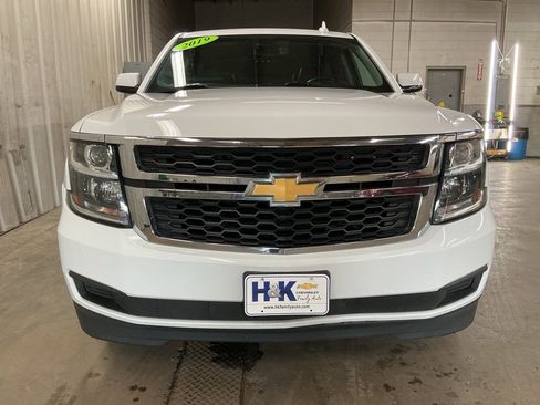 Used 2019 Chevrolet Suburban LT image 2
