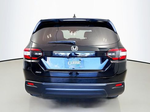 Used 2023 Honda Pilot LX image 6