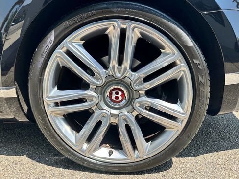 Used 2016 Bentley Continental GT image 24