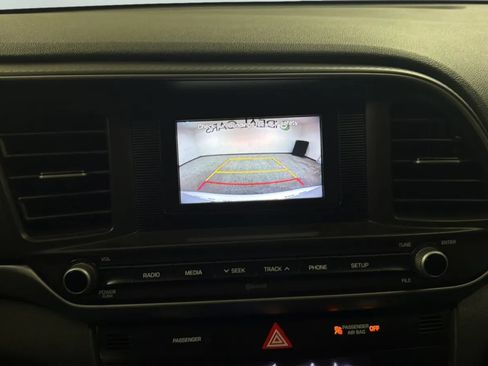 Used 2020 Hyundai Elantra SE w/ Cargo Package (C1) FWD image 14