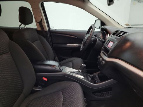 Used 2019 Dodge Journey SE w/ Blacktop Package image 21