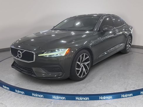 Used 2020 Volvo S60 T6 Momentum AWD/4WD image 1