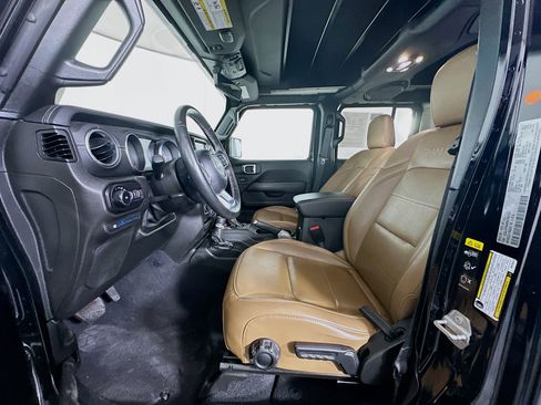 Used 2021 Jeep Wrangler Sahara w/ Cold Weather Group image 13