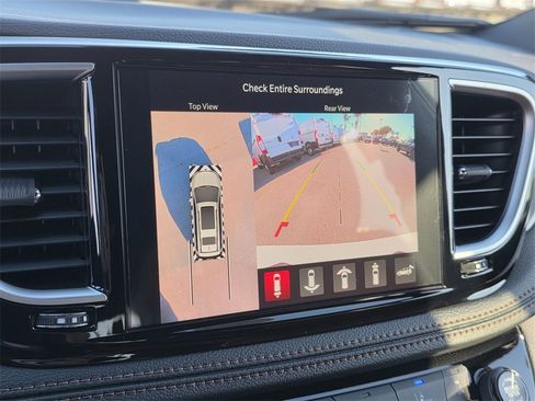 New 2026 Chrysler Pacifica Pinnacle image 17