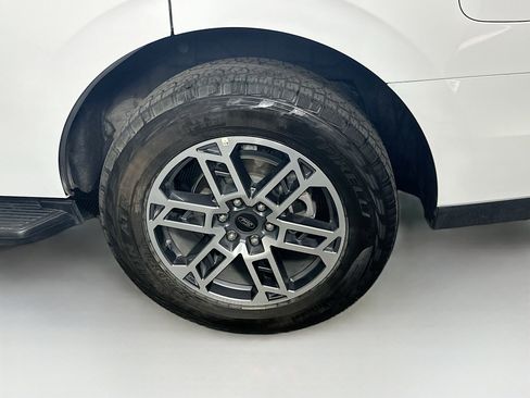 Used 2025 Ford Expedition Active AWD/4WD image 11