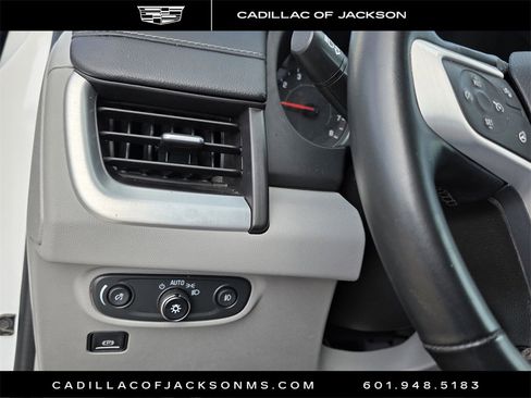 Used 2024 GMC Terrain SLT image 17