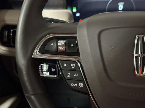 Certified 2022 Lincoln Nautilus Reserve AWD/4WD image 11