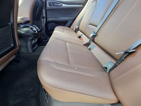 Used 2024 Alfa Romeo Stelvio Ti image 11