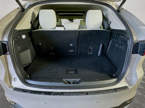 Used 2025 MAZDA CX-90 3.3 Turbo w/ Premium Plus Pkg image 32