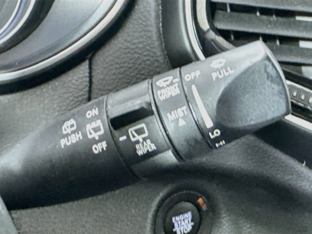 Used 2019 Jeep Cherokee Limited FWD image 13