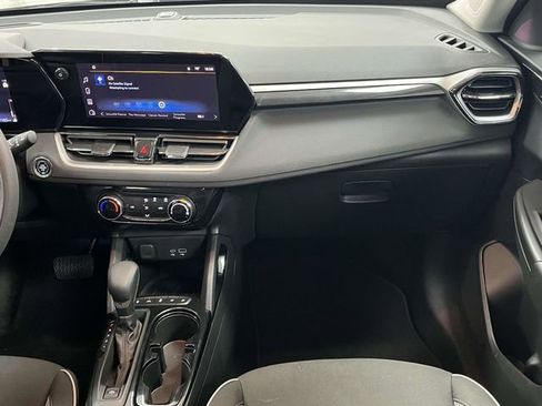 Used 2025 Chevrolet TrailBlazer LT FWD image 22