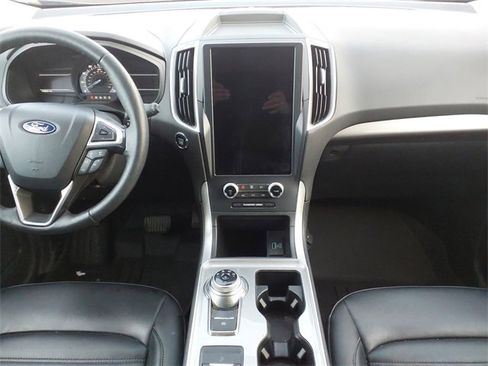 Used 2024 Ford Edge SEL w/ Convenience Package image 11