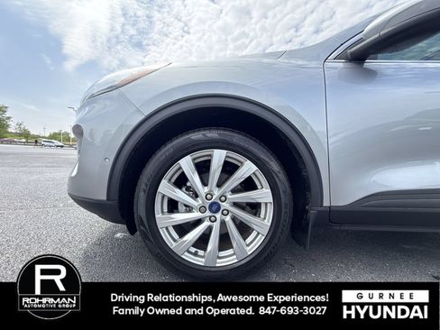 Used 2022 Ford Escape Titanium w/ Titanium Elite Package AWD/4WD image 12