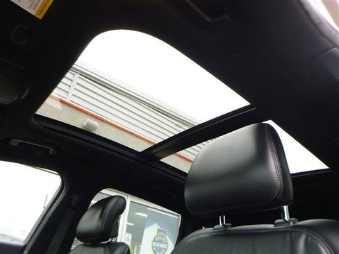 Used 2019 Lincoln Nautilus Select AWD/4WD image 17