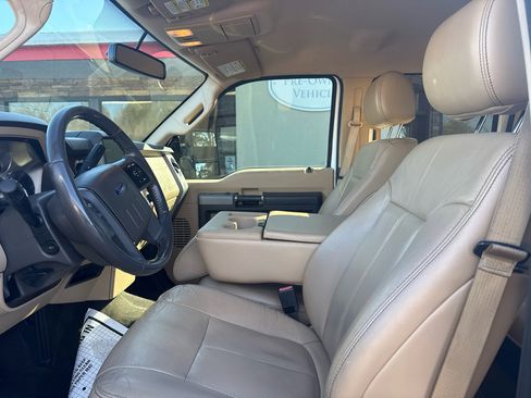 Used 2013 Ford F350 Lariat w/ Lariat Interior Pkg image 15
