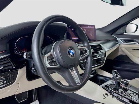 Used 2023 BMW M550i xDrive w/ Executive Package image 9